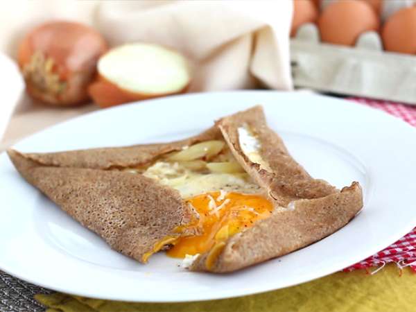 Пълнозърнести палачинки от елда с шунка, сирене и яйце - Подготовка стъпка 4