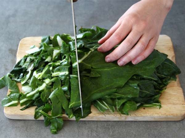 Тарт с швейцарски манголд и настъргано сирене - Подготовка стъпка 1