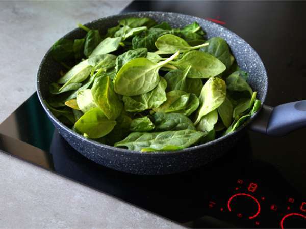 Кремиран спанак и яйца - Подготовка стъпка 1