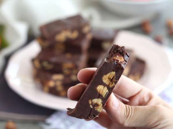 Лешников фъдж - квадрати от шоколад и лешници - Подготовка стъпка 4