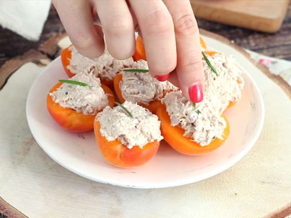 Кайсии, пълнени с риба тон и розмарин - Подготовка стъпка 2