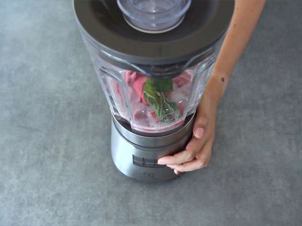 Веган млечен шейк с малини и мента - Подготовка стъпка 2