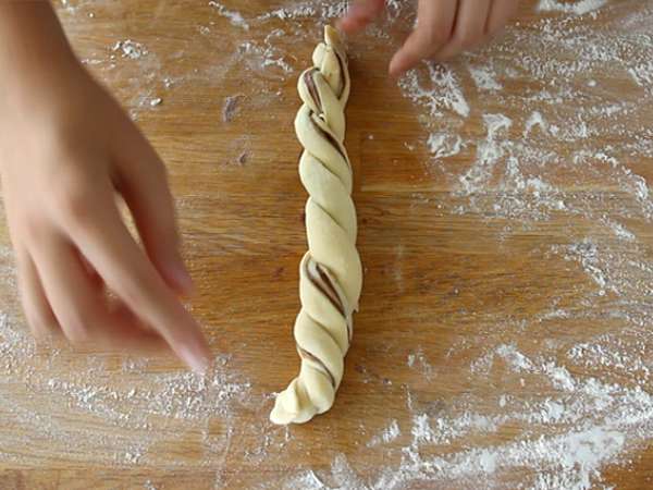 Плетени кифлички с Nutella - Подготовка стъпка 4