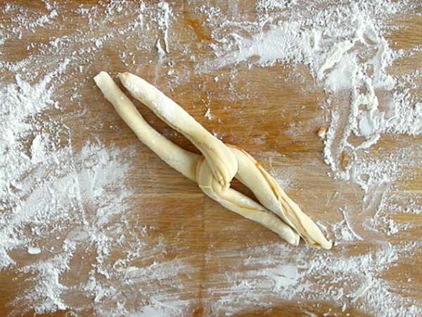 Плетени кайсиеви бриоши - Подготовка стъпка 4