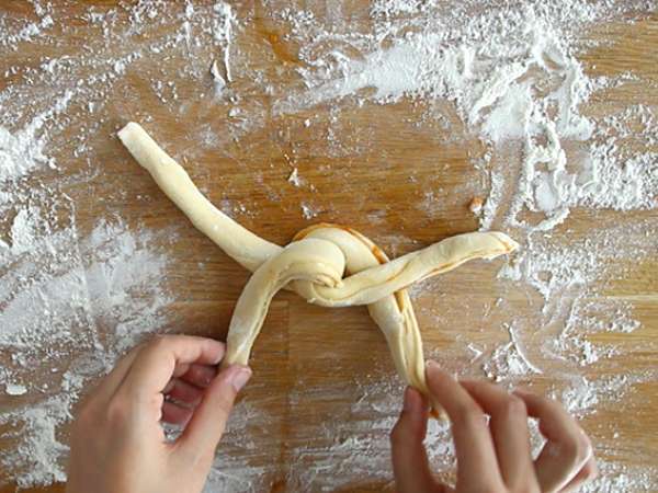 Плетени кайсиеви бриоши - Подготовка стъпка 5