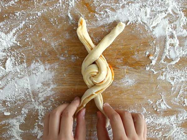 Плетени кайсиеви бриоши - Подготовка стъпка 6