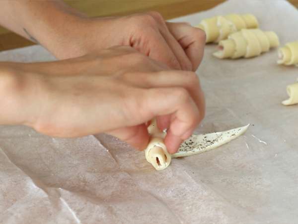 Кроасани от бутер тесто с шунка и фреш - Подготовка стъпка 3