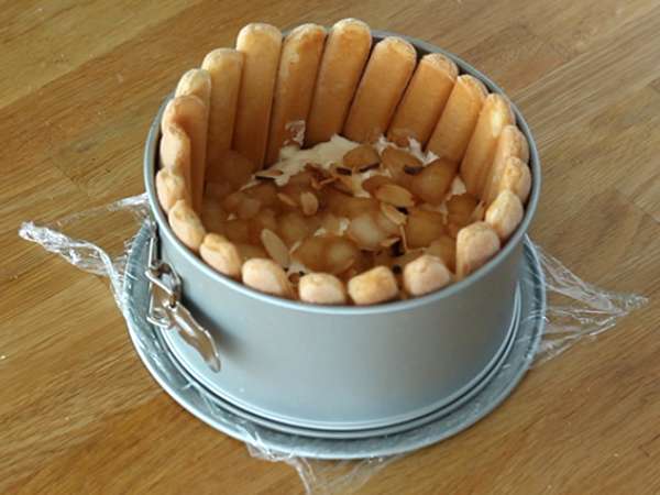 Шарлот с круши и препечени бадеми - Подготовка стъпка 5