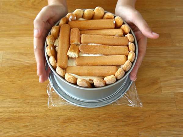 Шарлот с круши и препечени бадеми - Подготовка стъпка 6