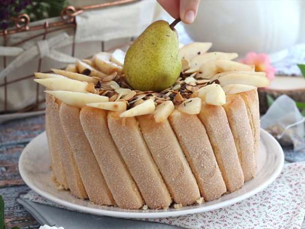 Шарлот с круши и препечени бадеми - Подготовка стъпка 8