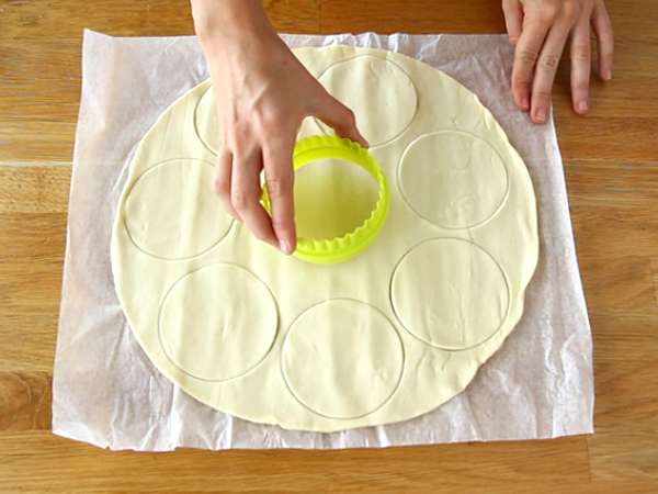 Пица за мама от бутер тесто - Подготовка стъпка 1