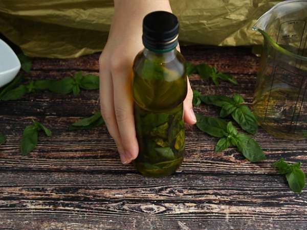 Домашно масло от босилек - Подготовка стъпка 2