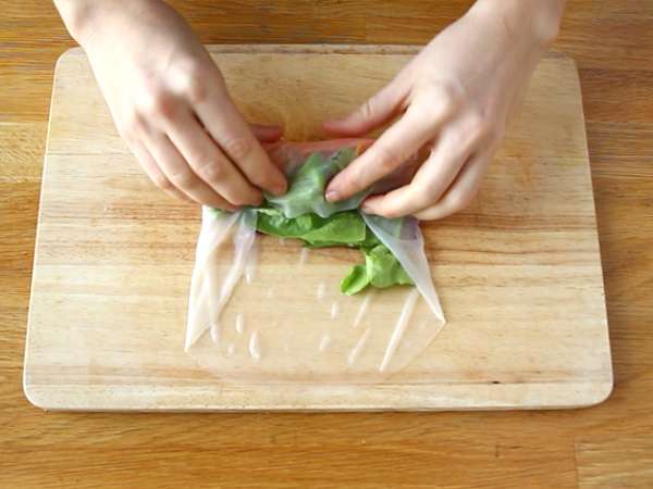 Вегетариански пролетни рулца - червено зеле и сладки картофи - Подготовка стъпка 6