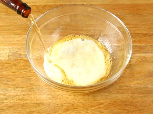 Тесто за палачинки с лагер - Подготовка стъпка 1