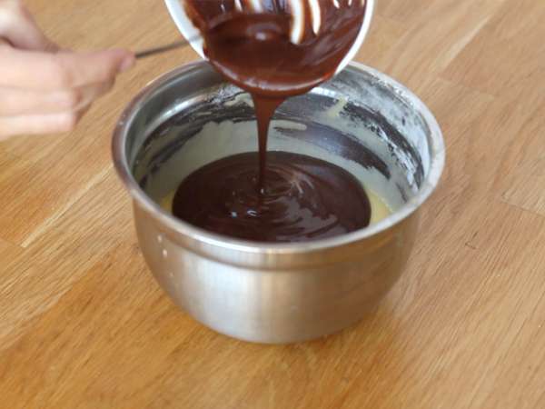 Мраморна бисквитена торта с бадемова глазура - Подготовка стъпка 2