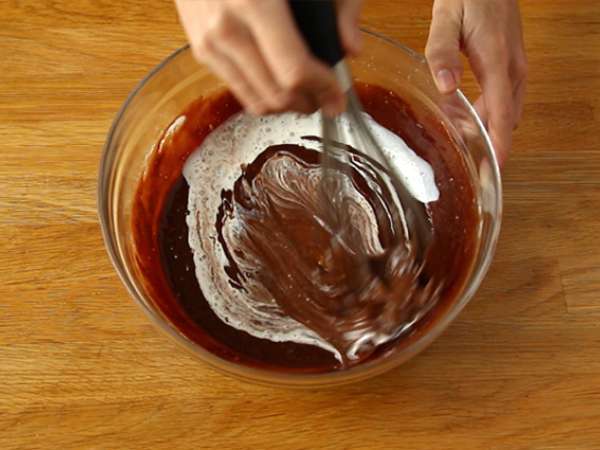 Шоколадова бисквитена торта в микровълновата фурна за 5 мин. - Подготовка стъпка 3
