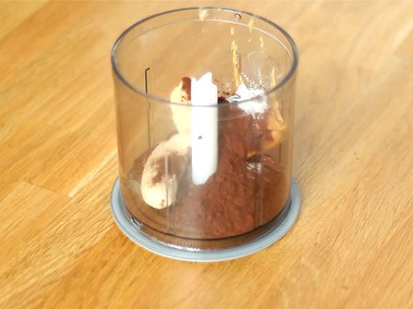 Кекс с шоколад и фъстъчено масло в микровълновата фурна за 1 мин. - Подготовка стъпка 1