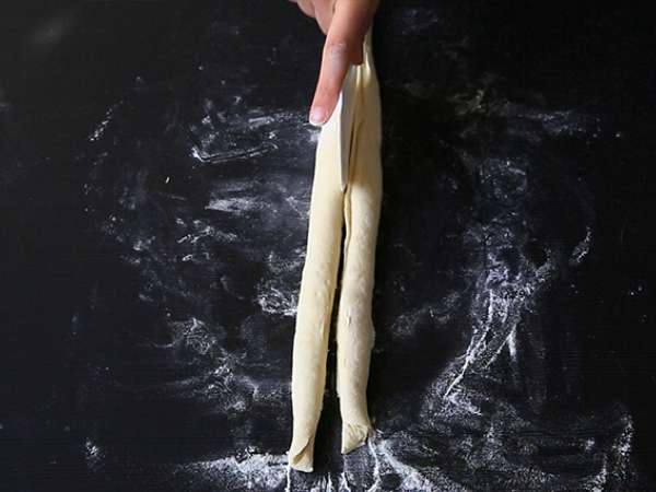 Плетени хлебчета със зелено песто - Подготовка стъпка 4