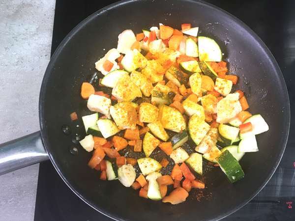 Киноа със зеленчуци и пилешко месо - Подготовка стъпка 2