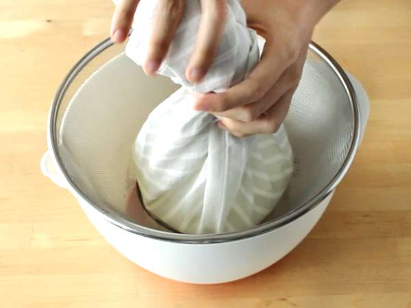 Домашно крема сирене (тип Филаделфия ) с 2 съставки - Подготовка стъпка 4