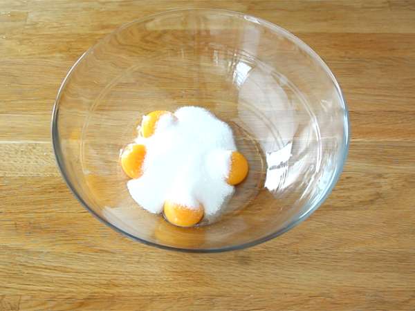 Торта на пластове с ягоди и крем маскарпоне - Подготовка стъпка 1