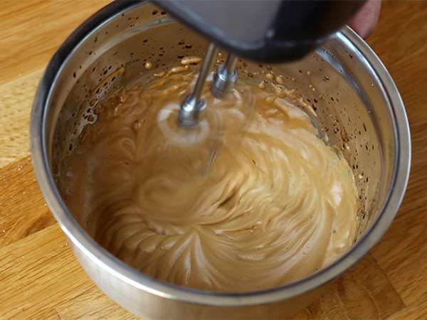 Мус от кафе Dalgona - Подготовка стъпка 1