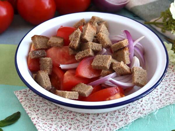 Салата Panzanella - Подготовка стъпка 1