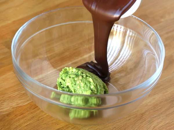 Брауни с авокадо и шоколад без масло - без лактоза - Подготовка стъпка 1