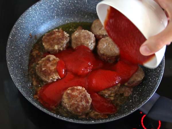 Телешки кюфтета, пълнени със сирене моцарела - Подготовка стъпка 6