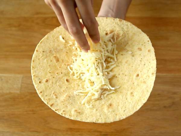 Пилешки енчиладас със сос чили - Подготовка стъпка 4