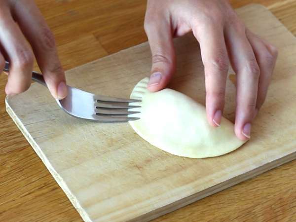 Пасти от риба тон с домашно приготвено тесто - Подготовка стъпка 8