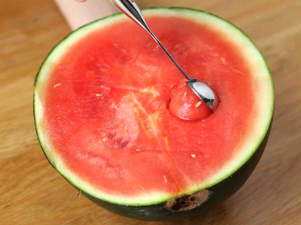 Салата от пъпеш върху пъпеш - Подготовка стъпка 2