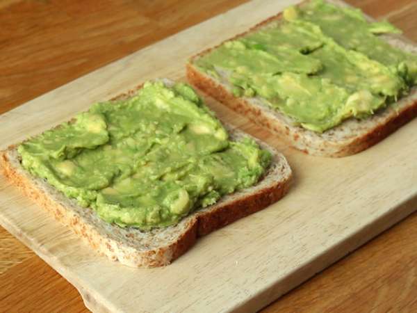 Клубен сандвич с риба тон и авокадо - Подготовка стъпка 1