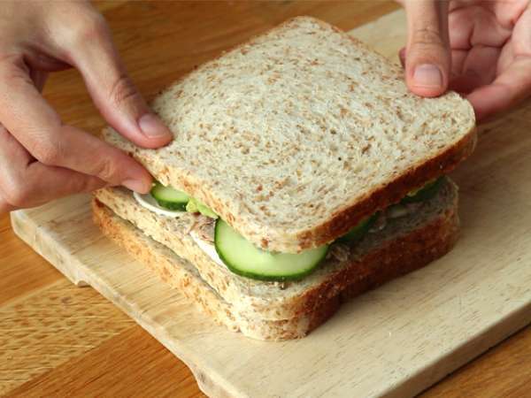 Клубен сандвич с риба тон и авокадо - Подготовка стъпка 3