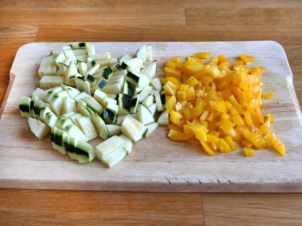 Омлет от чушки и тиквички - Подготовка стъпка 1