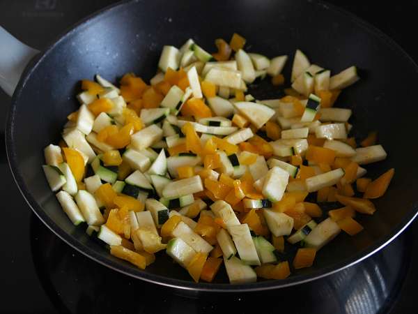 Омлет от чушки и тиквички - Подготовка стъпка 2