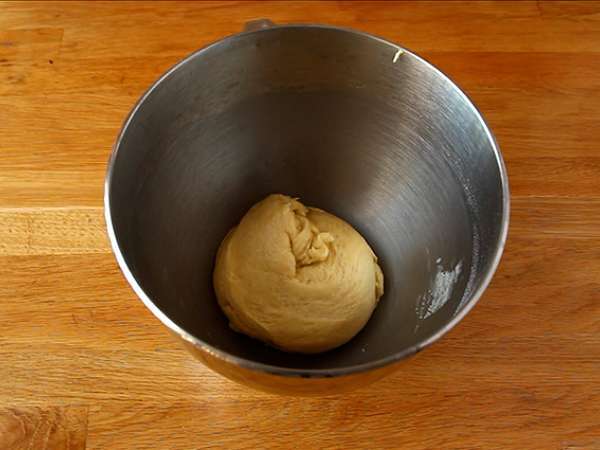 Бриош с шоколад и лешници Babka - Подготовка стъпка 3