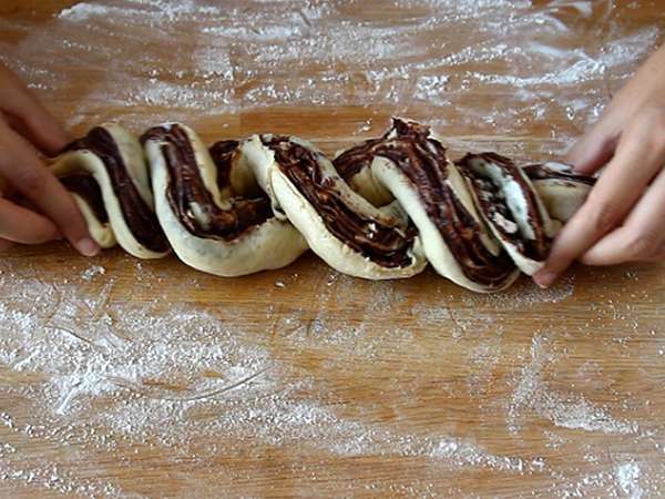 Бриош с шоколад и лешници Babka - Подготовка стъпка 7