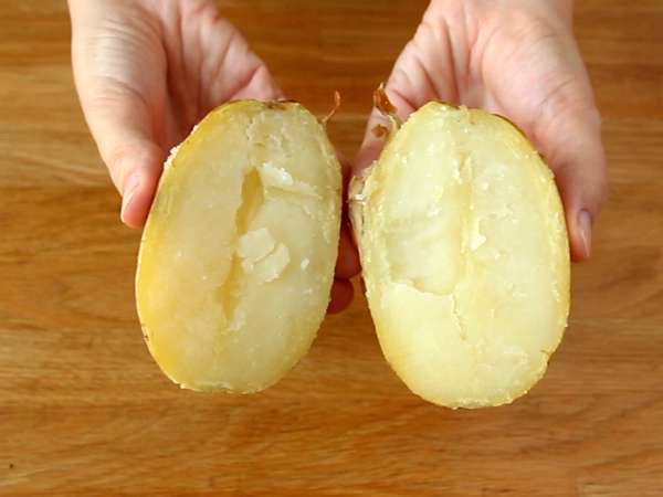 Печени картофи, пълнени с бекон и сирене - Подготовка стъпка 1