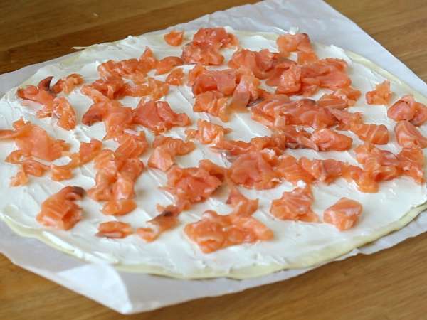 Елхи от бутер тесто с два вида сьомга - Подготовка стъпка 2