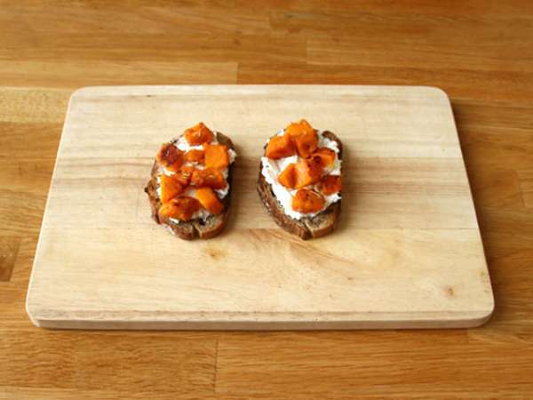 Сандвичи с рикота и яйца от масло - Подготовка стъпка 2