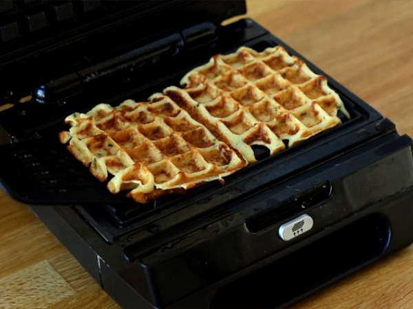 Картофени гофрети - Сандвич от гофрети с пушена сьомга и фреш - Подготовка стъпка 4