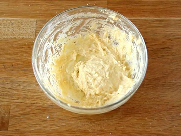 Палачинки с пълнеж от сос бешамел, сирене и шунка - Подготовка стъпка 1