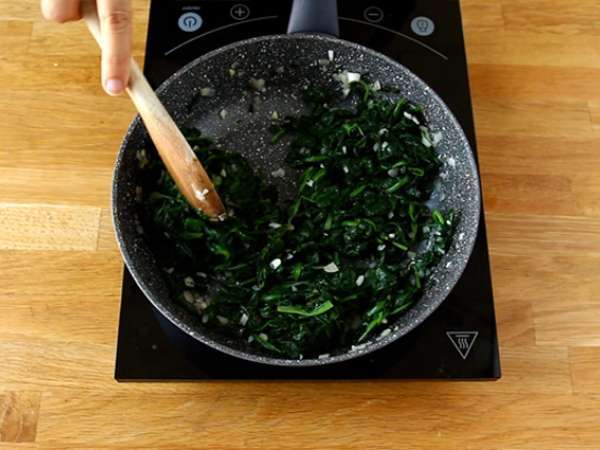 Пай със спанак, рикота и яйца - италиански Torta Pasqualina - Подготовка стъпка 3