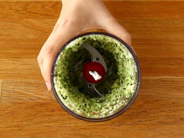 Питки от тиквички и фета - Подготовка стъпка 1