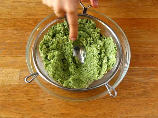 Питки от тиквички и фета - Подготовка стъпка 2