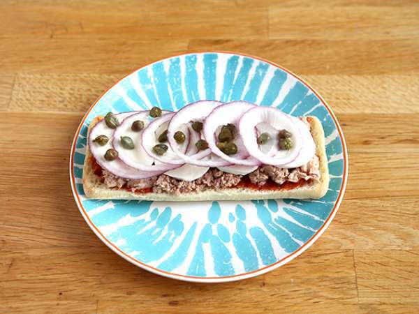 Панини с риба тон, домати и каперси - Подготовка стъпка 3