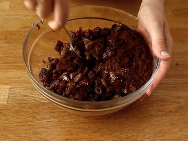 Brawnie - Брауни със сурови фурми - Подготовка стъпка 3