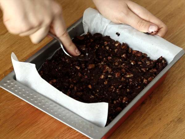 Brawnie - Брауни със сурови фурми - Подготовка стъпка 4