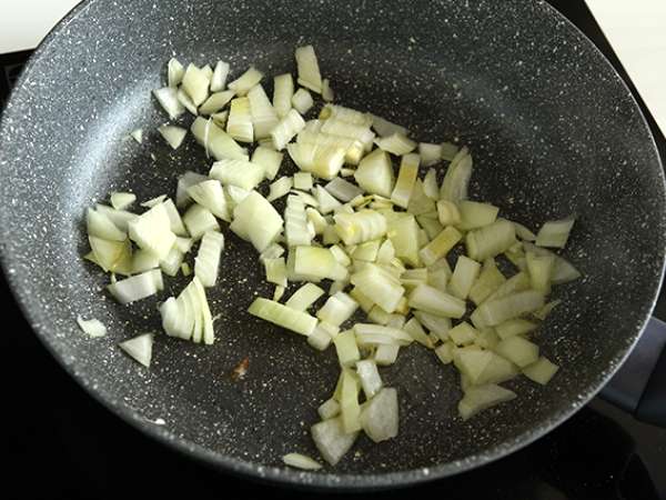 Ризото с кокичета, грах, тиквички, чесън и билково сирене - Подготовка стъпка 2